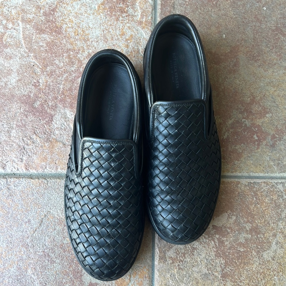 Bottega Veneta men’s slip on shoes, size (43) or 10, worn twice.